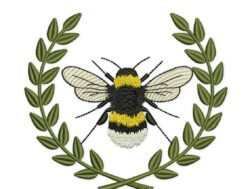 Wreath Bee Embroidery Design