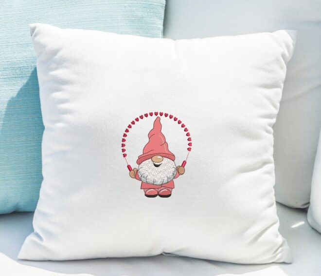 cute-mini-valentine-gnome-embroidery-design