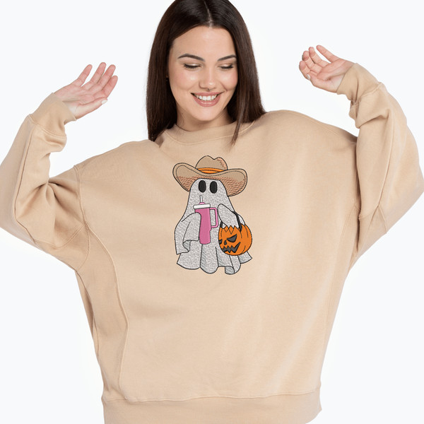 Howdy Ghost with Tumbler Embroidery Design