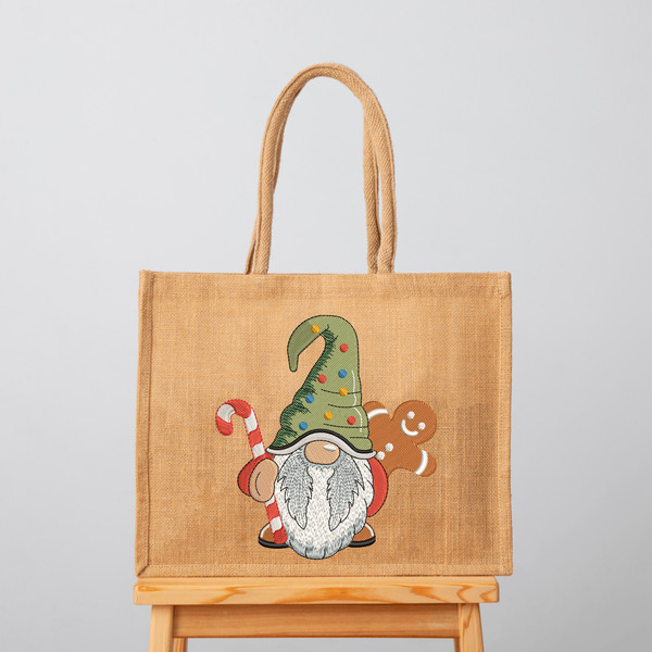 Gnome with Gingerbread Embroidery Design