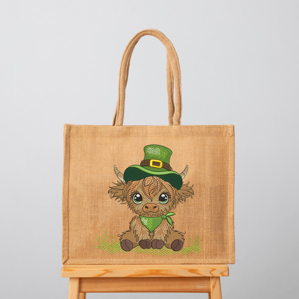 Baby Highland Cow Patricks day Embroidery Design