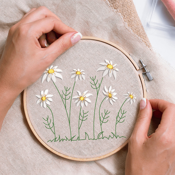 Daisy Wildflowers Embroidery Design