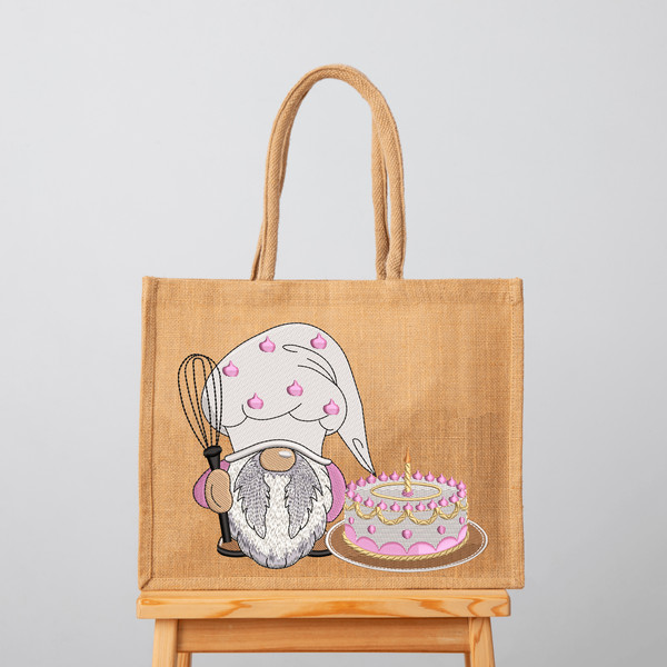 Cake Gnome Embroidery Design
