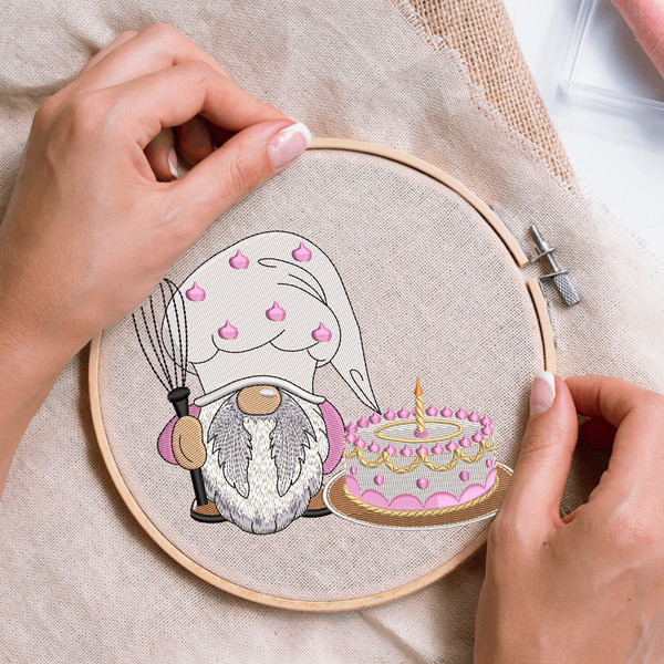Cake Gnome Embroidery Design