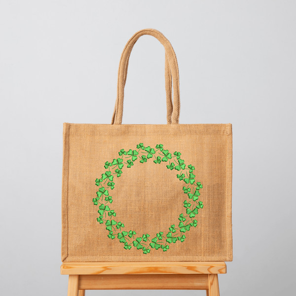 Four-leaf clover wreath embroidery design